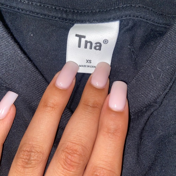 2 TNA Cropped T-shirt’s - Picture 2 of 4